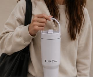 Cloud LUNÉVA bottle in use