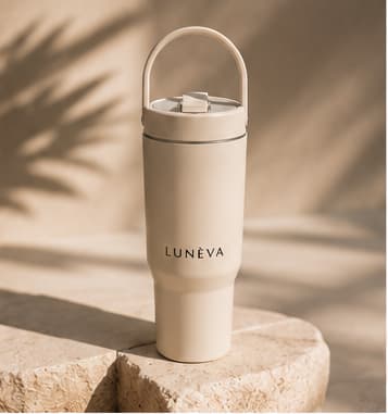 Oat LUNÉVA bottle in use